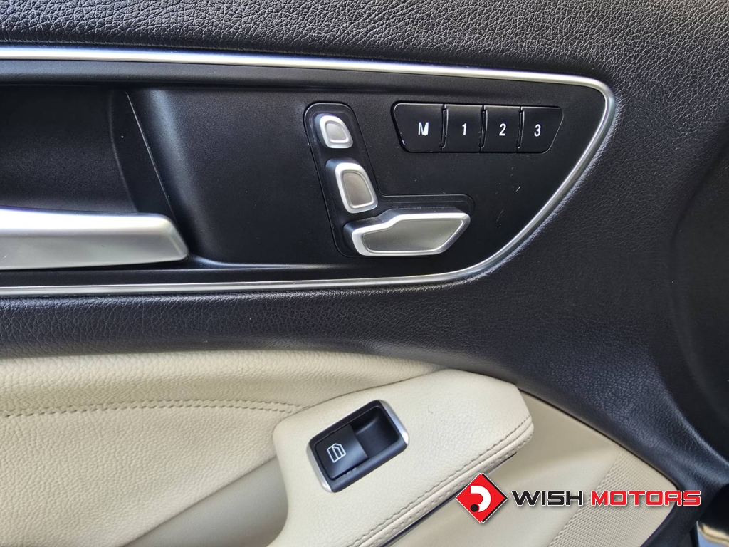 MERCEDES-BENZ GLA-CLASS GLA 200 AT ปี 2019 #12 (L)