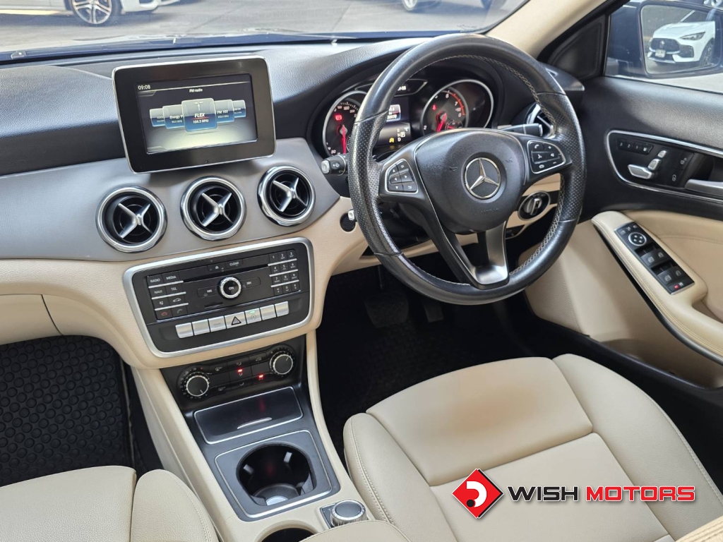 MERCEDES-BENZ GLA-CLASS GLA 200 AT ปี 2019 #13 (L)