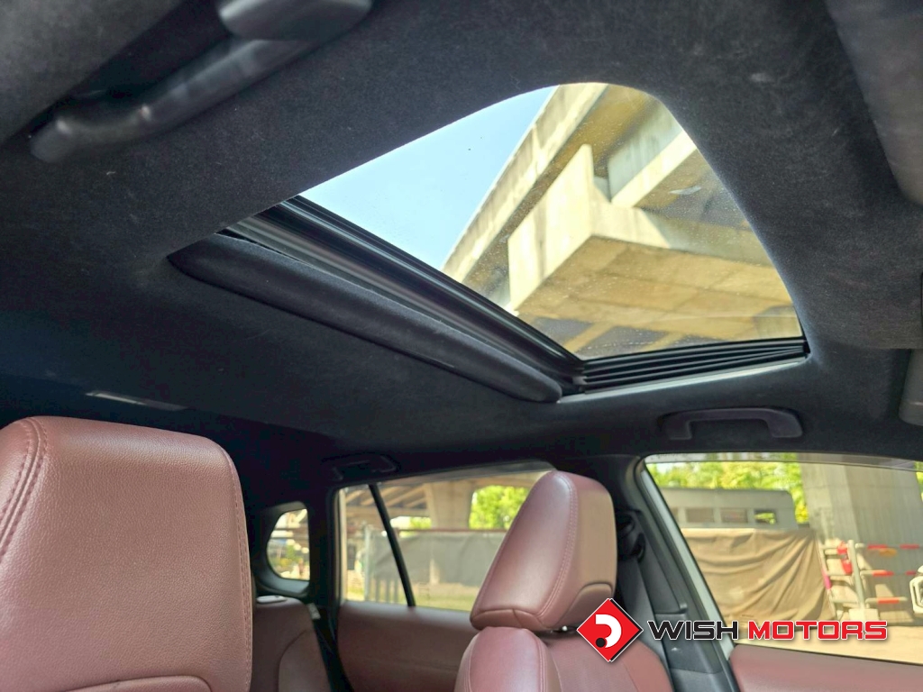 TOYOTA Collora CROSS 1.8 Hybrid Premium Safety AT ปี 2023 #19 (L)