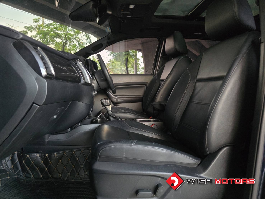 FORD EVEREST Titanium+ 2.0 Turbo AT ปี 2021 #13 (L)