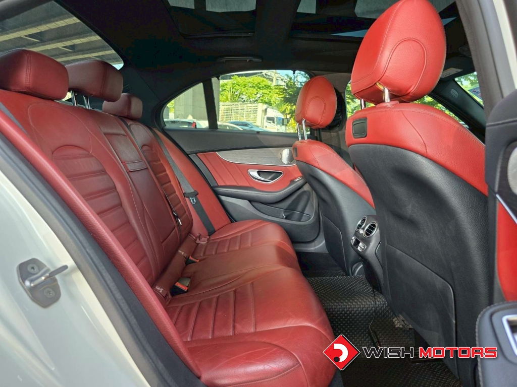 MERCEDES-BENZ C-CLASS C 300e AMG Dynamic AT ปี 2020 #17 (L)