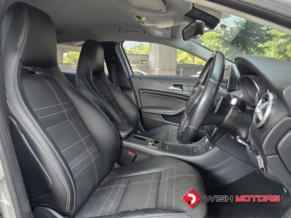MERCEDES-BENZ GLA-CLASS GLA 200 AT ปี 2015 #10 (L)