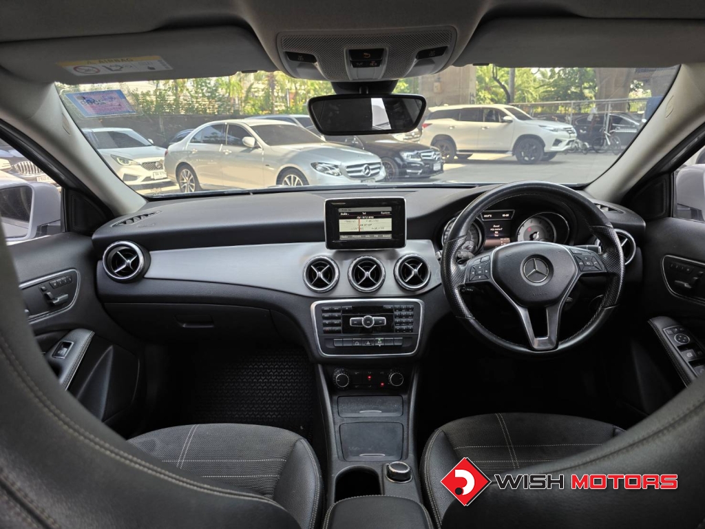 MERCEDES-BENZ GLA-CLASS GLA 200 AT ปี 2015 #14 (L)