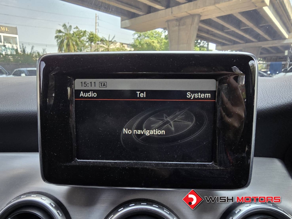 MERCEDES-BENZ GLA-CLASS GLA 200 AT ปี 2015 #16 (L)