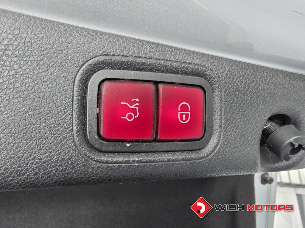 MERCEDES-BENZ E-CLASS E 300 e AMG Dynamic AT ปี 2021 #8 (L)