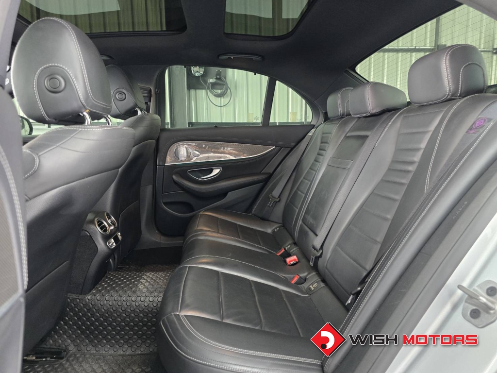 MERCEDES-BENZ E-CLASS E 300 e AMG Dynamic AT ปี 2021 #13 (L)