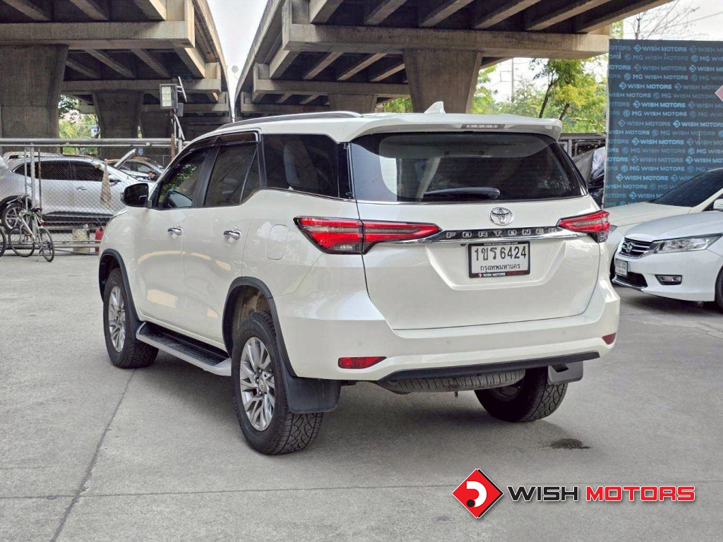 TOYOTA FORTUNER 2.4 [V] AT ปี 2021 #4 (L)