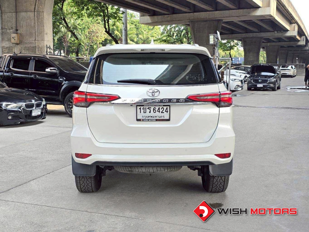 TOYOTA FORTUNER 2.4 [V] AT ปี 2021 #5 (L)