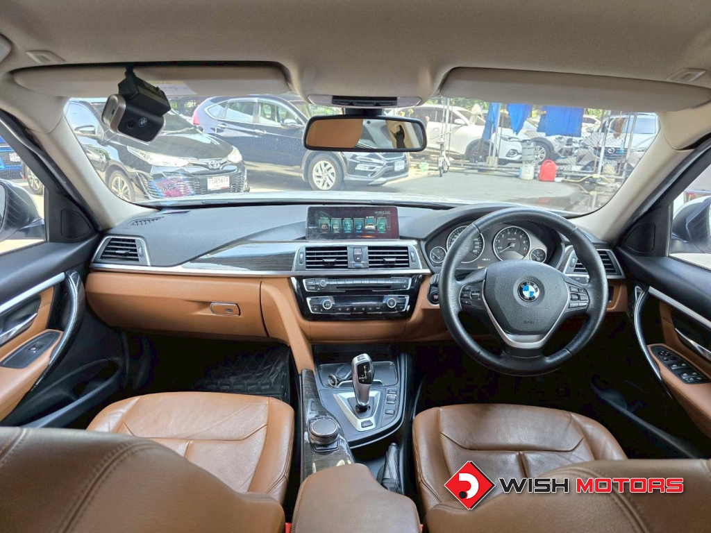 BMW SERIES 3 330e AT ปี 2018 #12 (L)