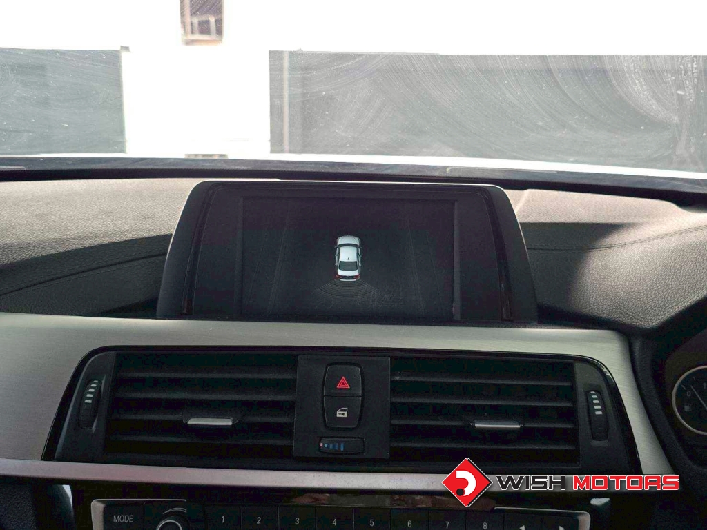BMW SERIES 3 330e AT ปี 2018 #9 (L)