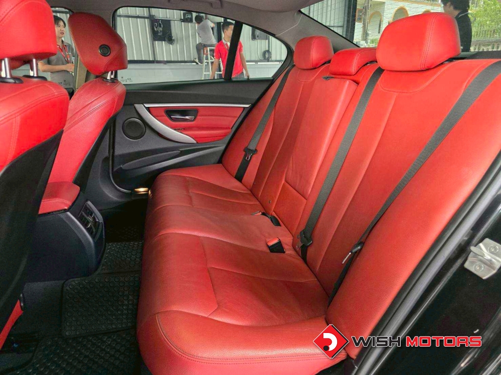BMW SERIES 3 330e AT ปี 2018 #13 (L)