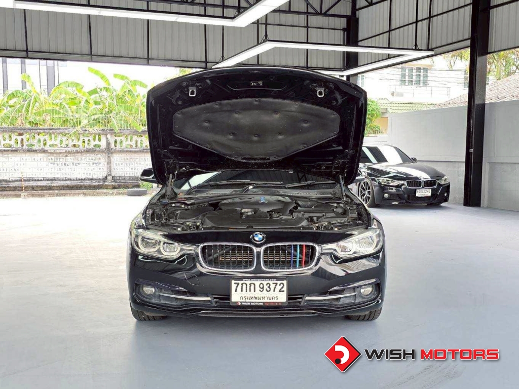 BMW SERIES 3 330e AT ปี 2018 #17 (L)