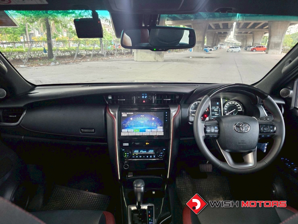 TOYOTA FORTUNER 2.4 Legender AT ปี 2026 #12 (L)