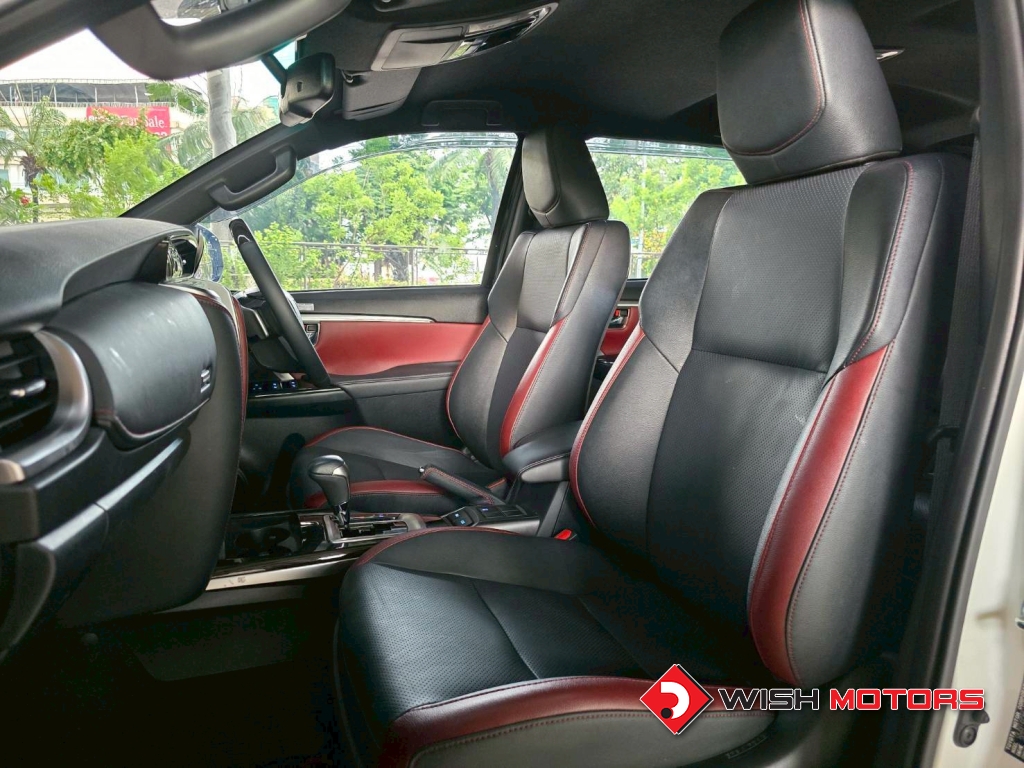 TOYOTA FORTUNER 2.4 Legender AT ปี 2026 #13 (L)