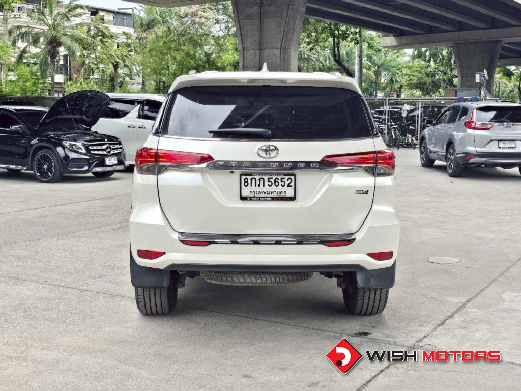 TOYOTA FORTUNER 2.4 [V] AT ปี 2019 #5 (L)