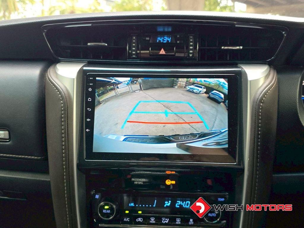 TOYOTA FORTUNER 2.4 [V] AT ปี 2019 #8 (L)