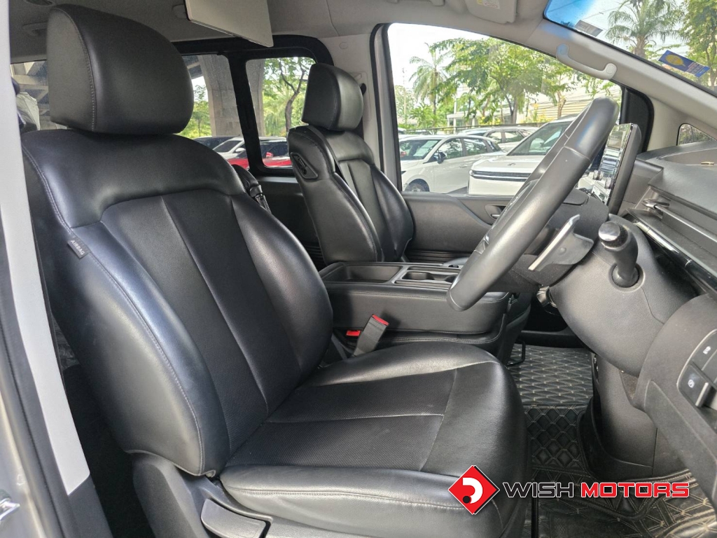 HYUNDAI STARIA 2.2 S AT ปี 2022 #9 (L)