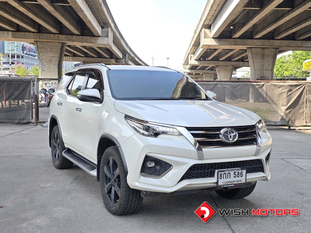 TOYOTA FORTUNER 2.8 TRD Sportivo AT ปี 2018 #1 (L)