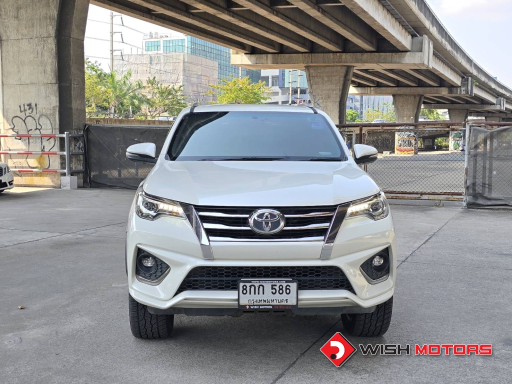 TOYOTA FORTUNER 2.8 TRD Sportivo AT ปี 2018 #2 (L)