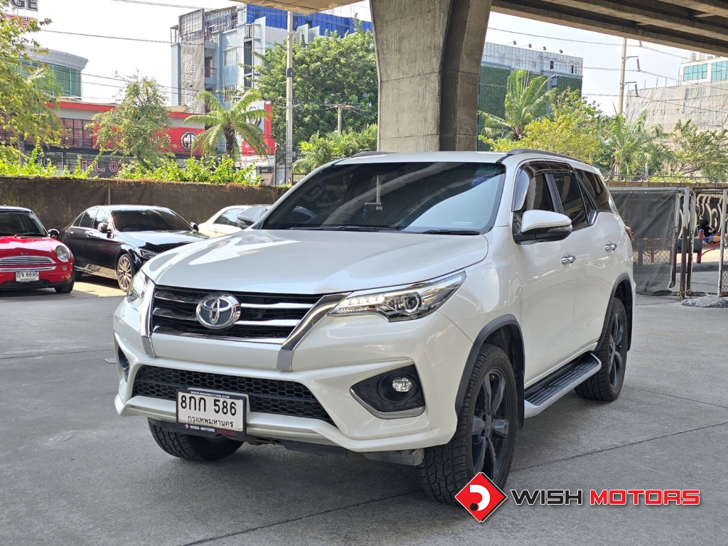 TOYOTA FORTUNER 2.8 TRD Sportivo AT ปี 2018 #3 (L)