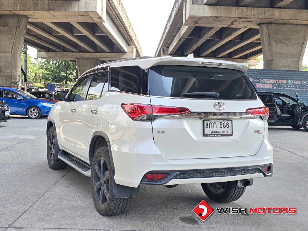 TOYOTA FORTUNER 2.8 TRD Sportivo AT ปี 2018 #4 (L)