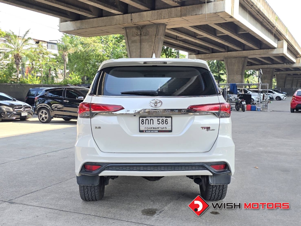 TOYOTA FORTUNER 2.8 TRD Sportivo AT ปี 2018 #5 (L)