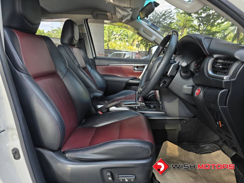 TOYOTA FORTUNER 2.8 TRD Sportivo AT ปี 2018 #11 (L)