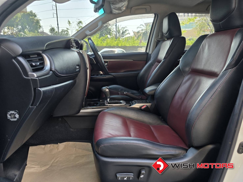 TOYOTA FORTUNER 2.8 TRD Sportivo AT ปี 2018 #14 (L)