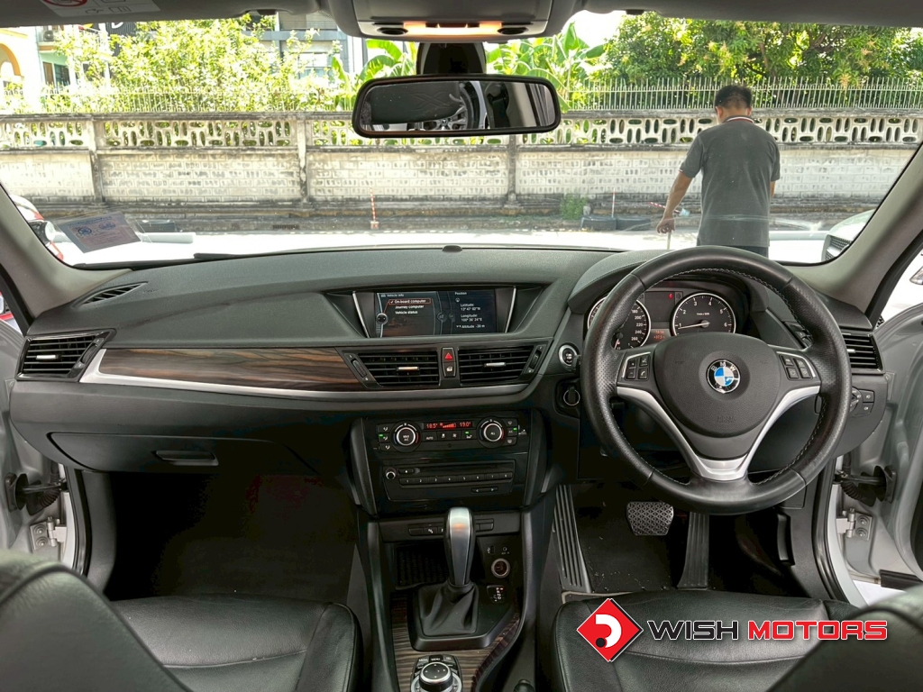 BMW X1 [sDrive] 18i AT ปี 2015 #13 (L)