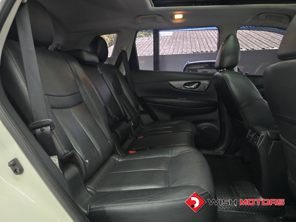 NISSAN X-TRAIL 2.5 V AT4WD. ปี 2015 #11 (L)
