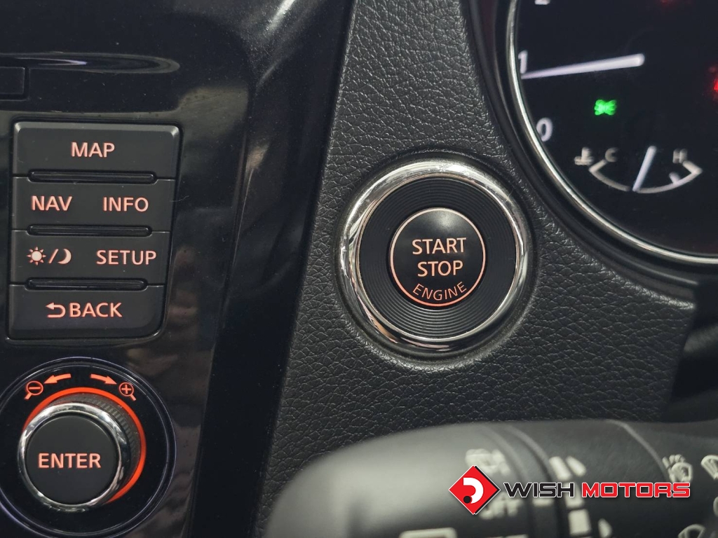NISSAN X-TRAIL 2.5 V AT4WD. ปี 2015 #15 (L)