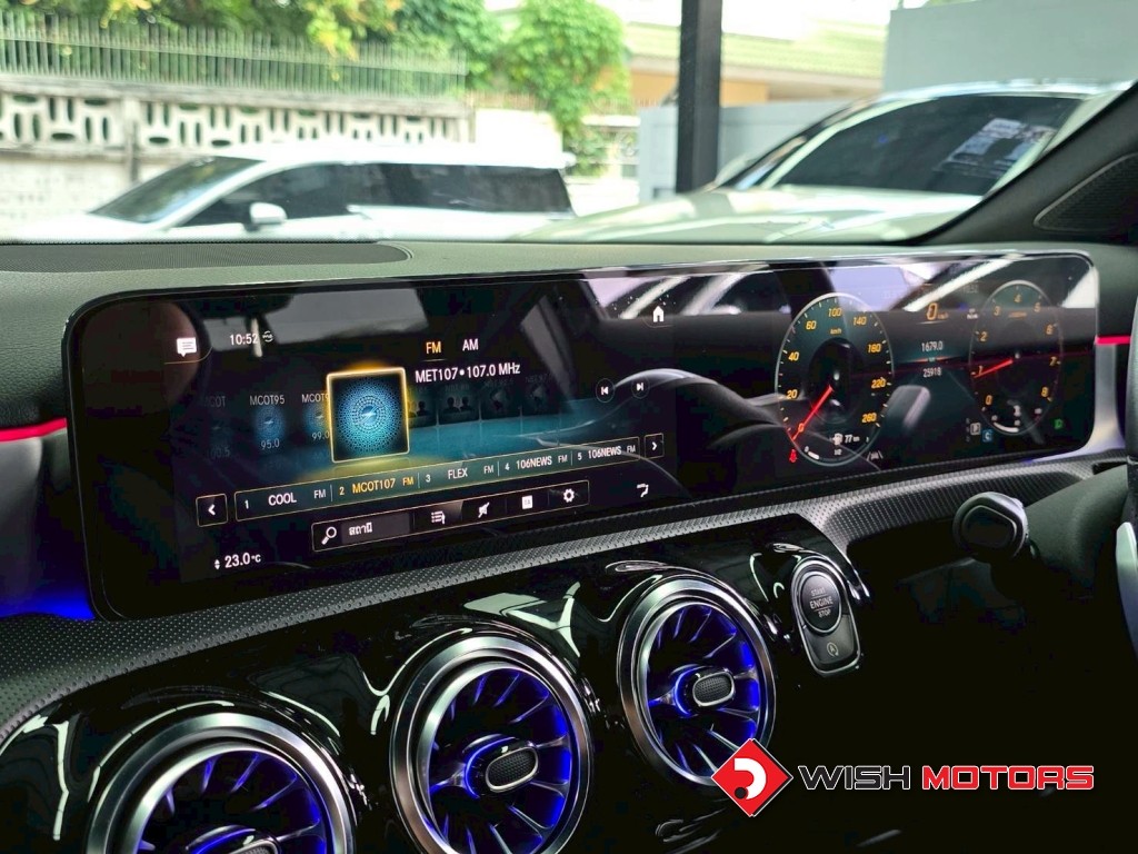 MERCEDES-BENZ A-CLASS A 200 AMG Dynamic AT ปี 2024 #7 (L)