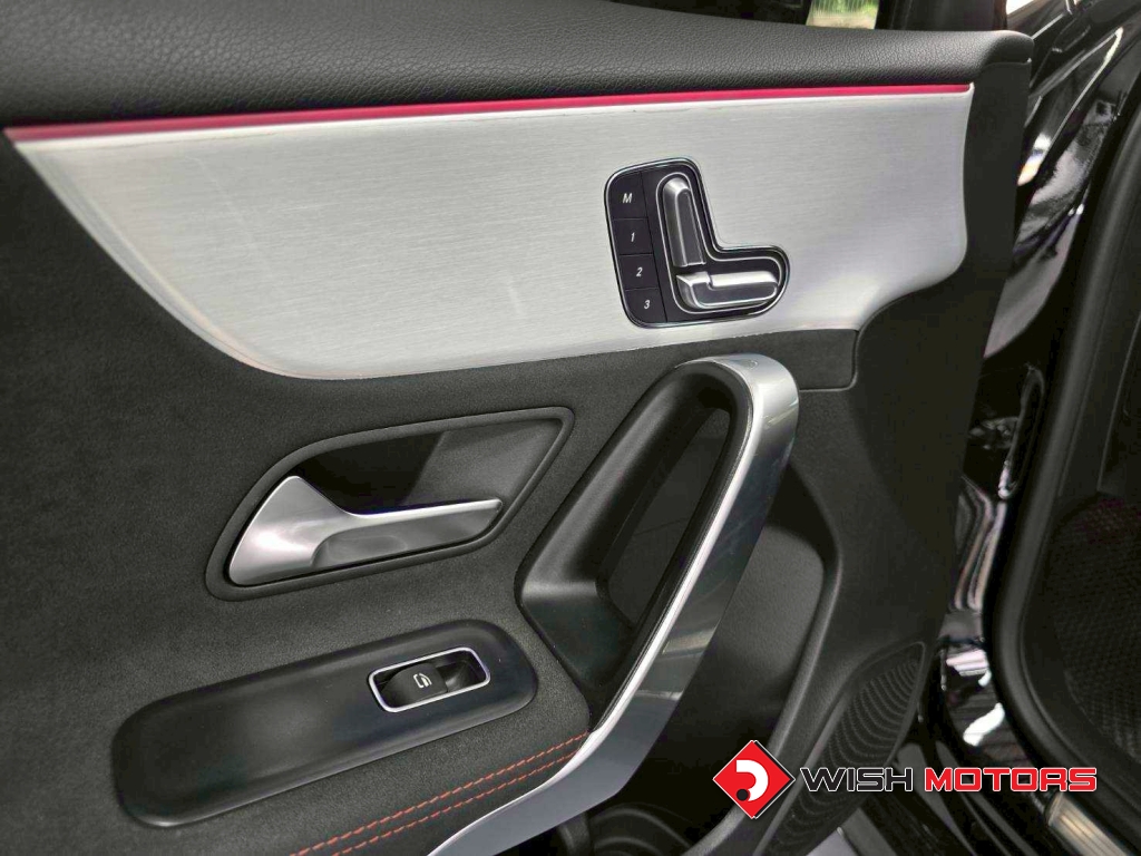 MERCEDES-BENZ A-CLASS A 200 AMG Dynamic AT ปี 2024 #12 (L)
