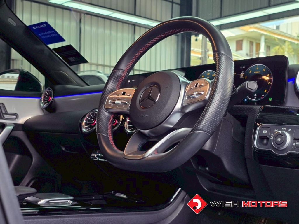 MERCEDES-BENZ A-CLASS A 200 AMG Dynamic AT ปี 2024 #15 (L)
