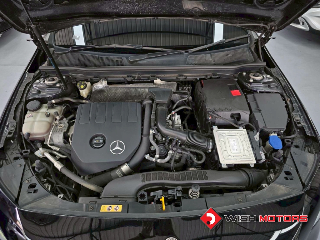 MERCEDES-BENZ A-CLASS A 200 AMG Dynamic AT ปี 2024 #18 (L)