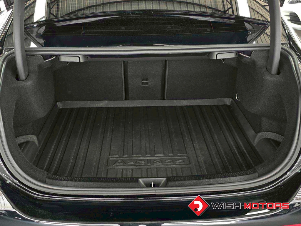 MERCEDES-BENZ A-CLASS A 200 AMG Dynamic AT ปี 2024 #19 (L)