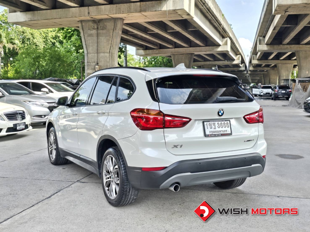 BMW X1 sDrive 18i AT ปี 2020 #4 (L)