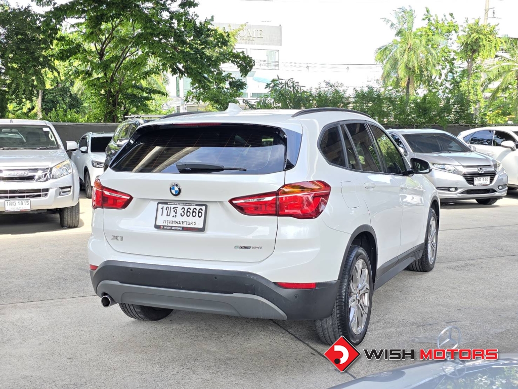 BMW X1 sDrive 18i AT ปี 2020 #6 (L)