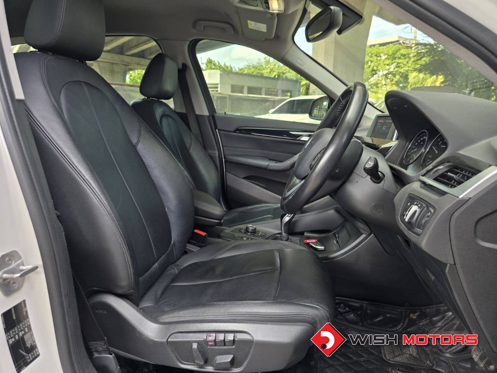 BMW X1 sDrive 18i AT ปี 2020 #13 (L)
