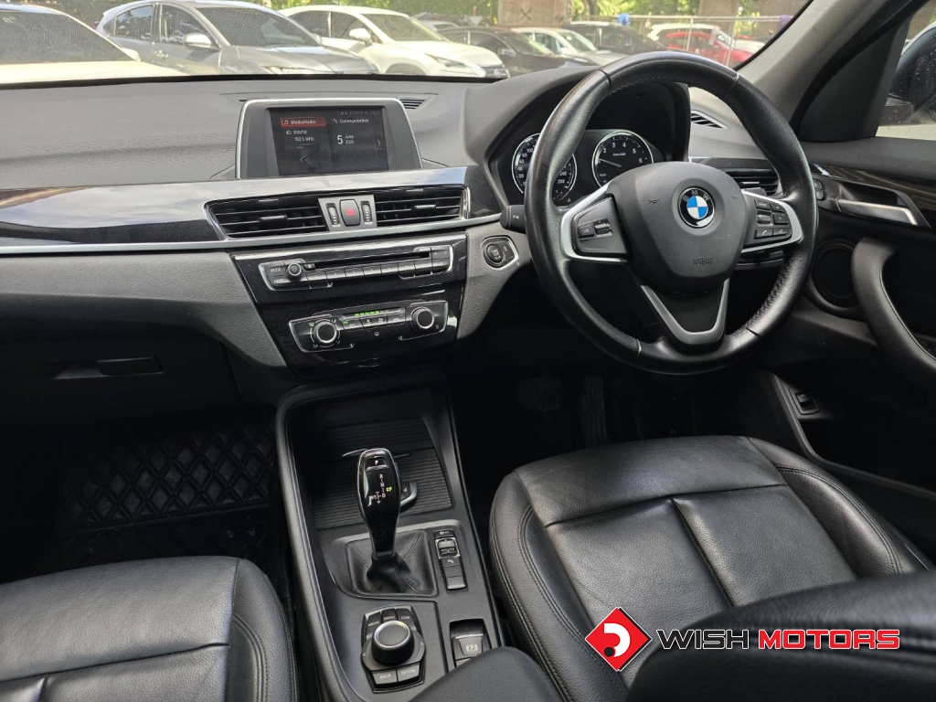BMW X1 sDrive 18i AT ปี 2020 #17 (L)