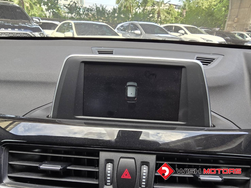 BMW X1 sDrive 18i AT ปี 2020 #19 (L)
