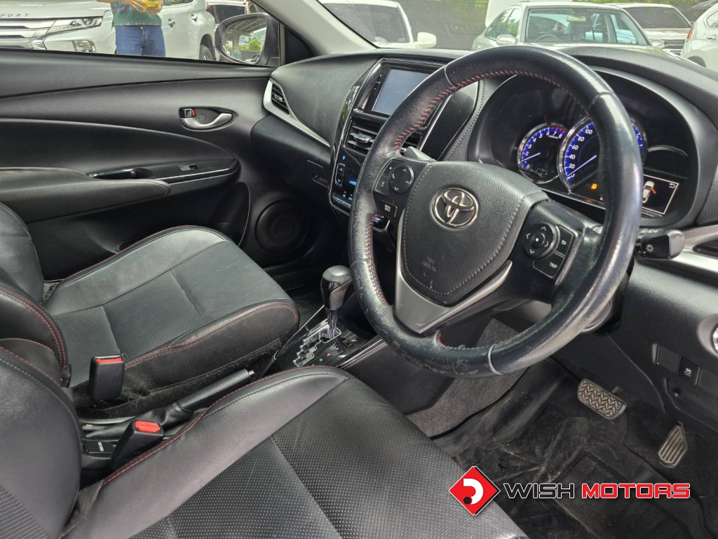 TOYOTA YARIS ATIV 1.2 High AT ปี 2020 #12 (L)