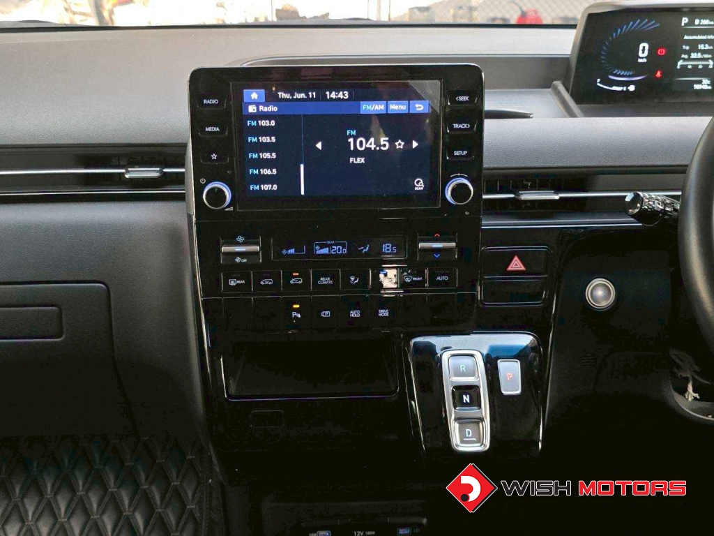 HYUNDAI STARIA 2.2 S AT ปี 2022 #9 (L)