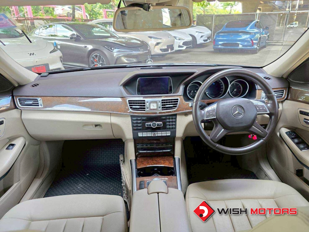 MERCEDES-BENZ E-CLASS E 300 [BlueTEC HYBRID] AT ปี 2014 #9 (L)