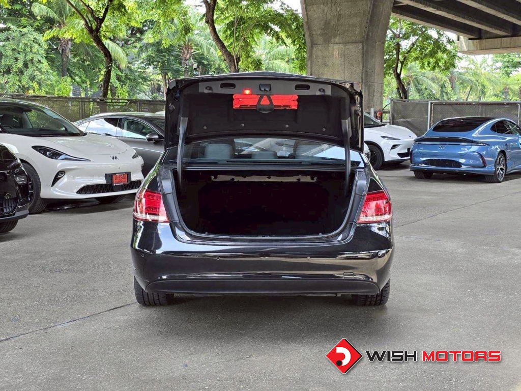 MERCEDES-BENZ E-CLASS E 300 [BlueTEC HYBRID] AT ปี 2014 #19 (L)