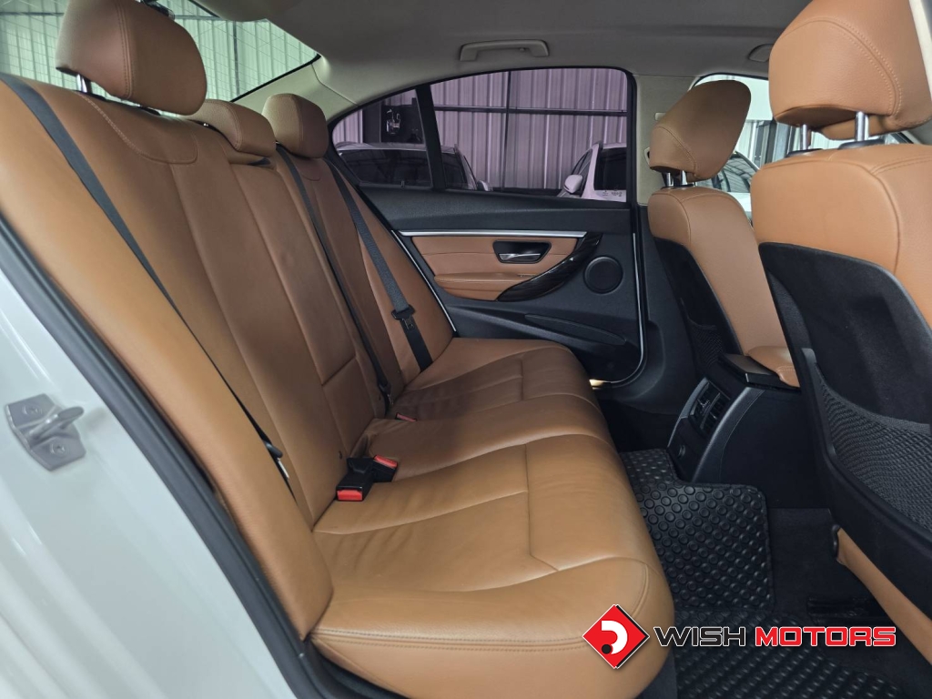 BMW SERIES 3 320i AT ปี 2015 #11 (L)