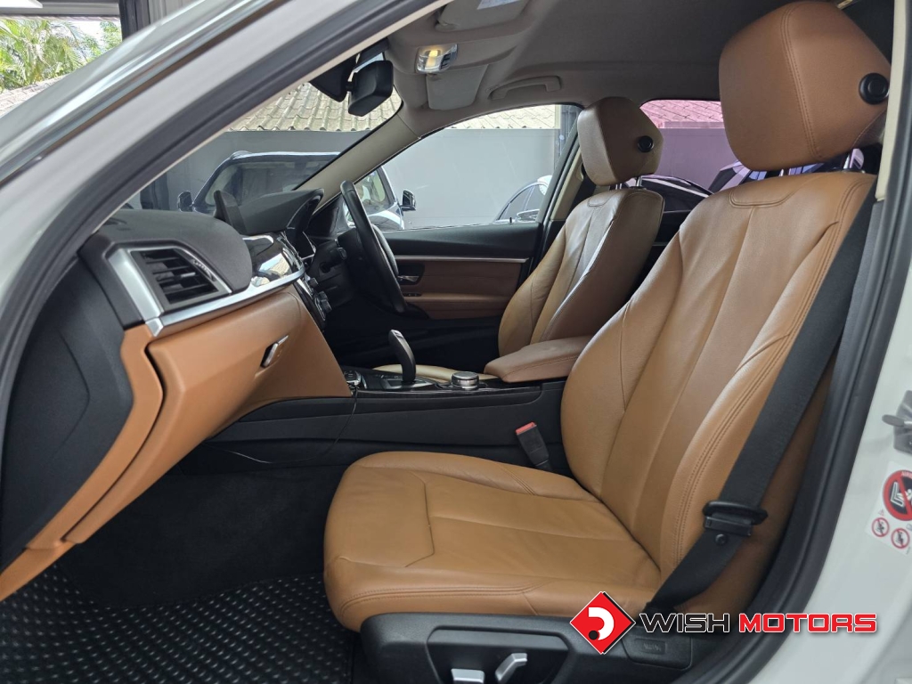 BMW SERIES 3 320i AT ปี 2015 #13 (L)