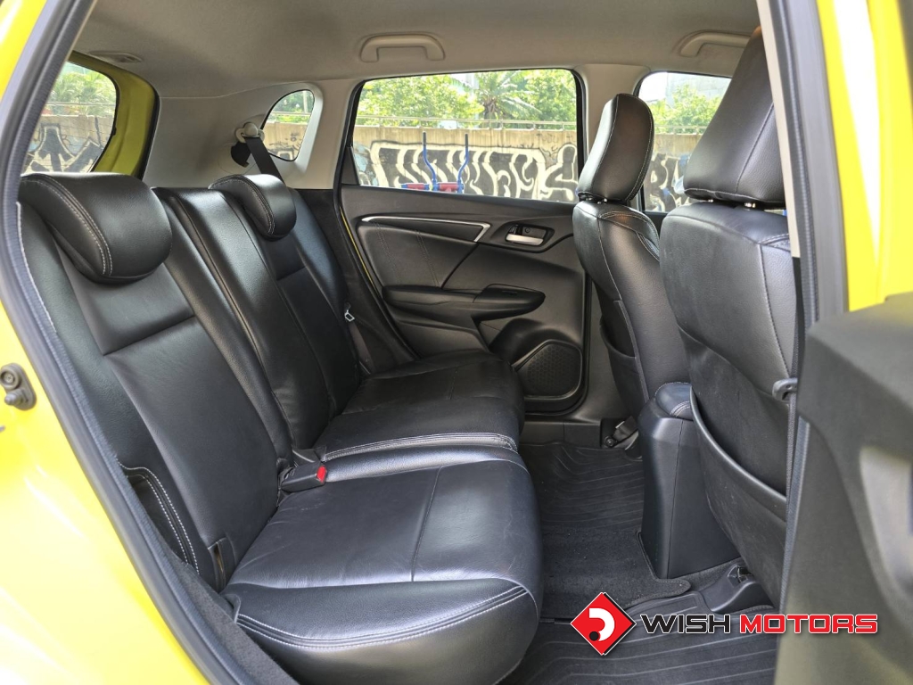HONDA JAZZ i-VTEC 1.5 [SV] AT ปี 2015 #13 (L)