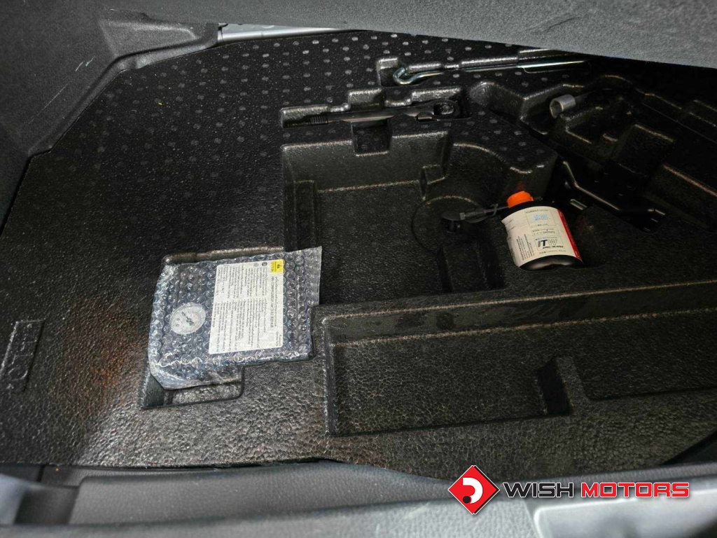 TOYOTA CH-R HV Hi HYBRID AT ปี 2021 #14 (L)