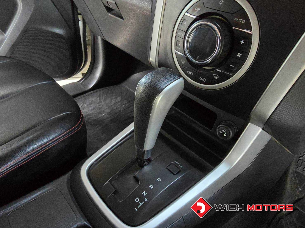 ISUZU D-MAX (12-15) Space Cab [Z] Prestige 2.5 Ddi VGS AT ปี 2012 #15 (L)